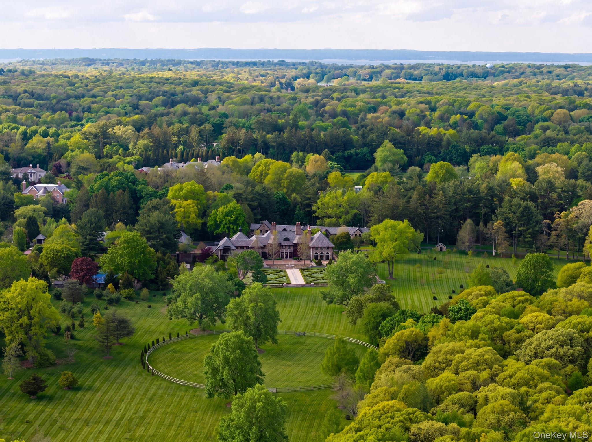 1 Applewood Estate