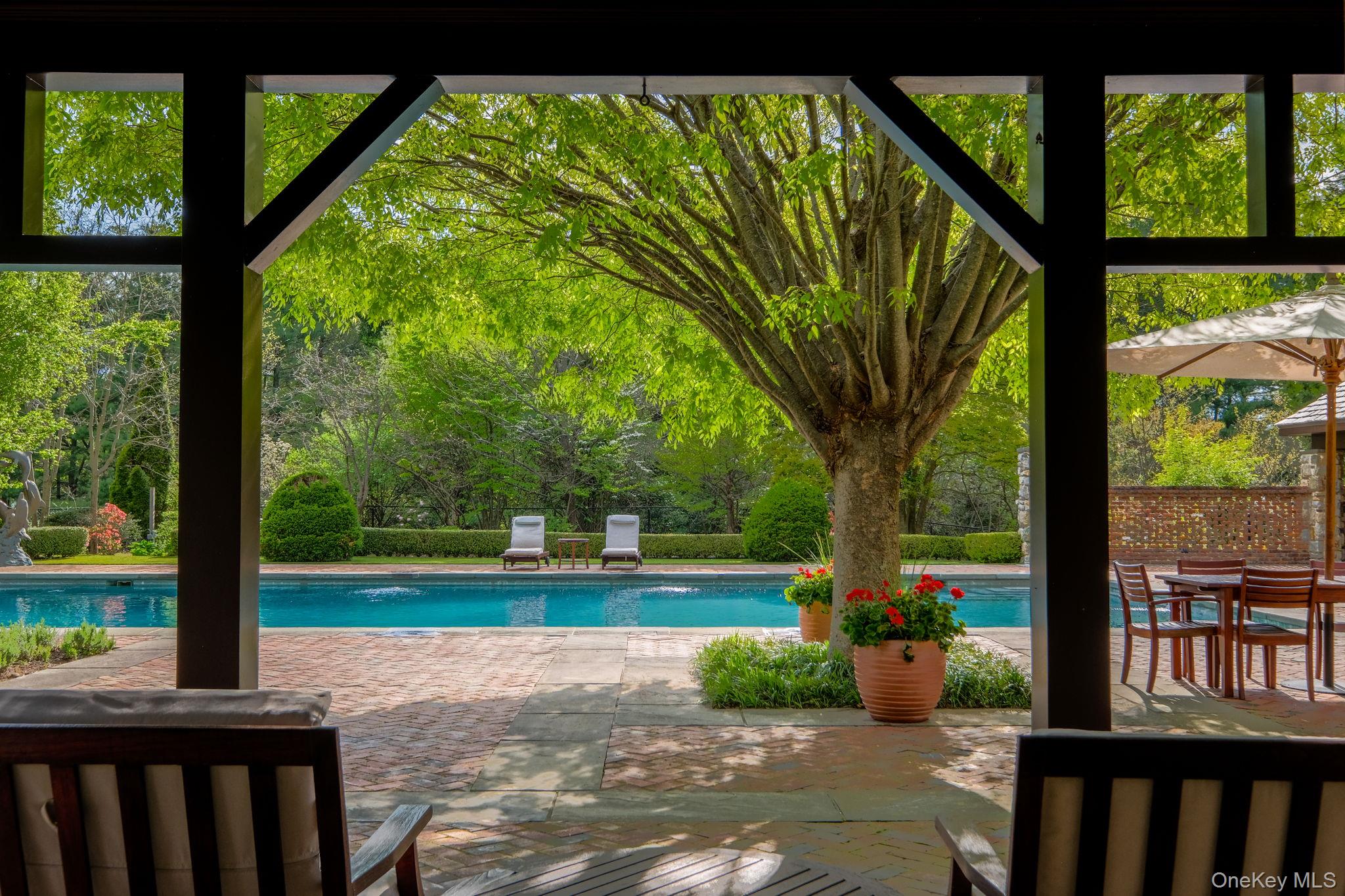 1 Applewood Estate