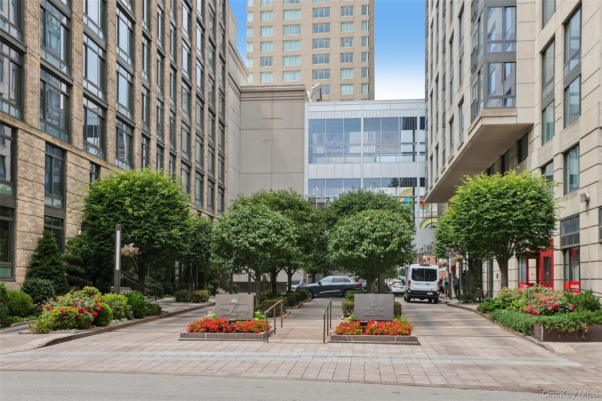 25 City Place Unit: 6C