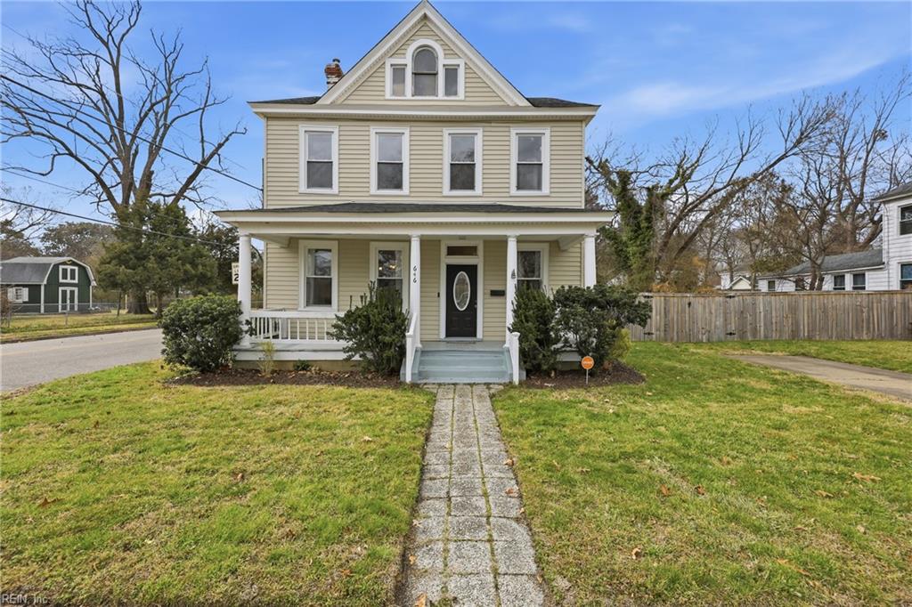 646 Douglas AVE