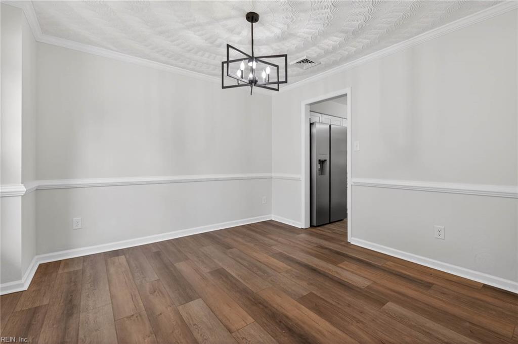 1220 Renoir CT