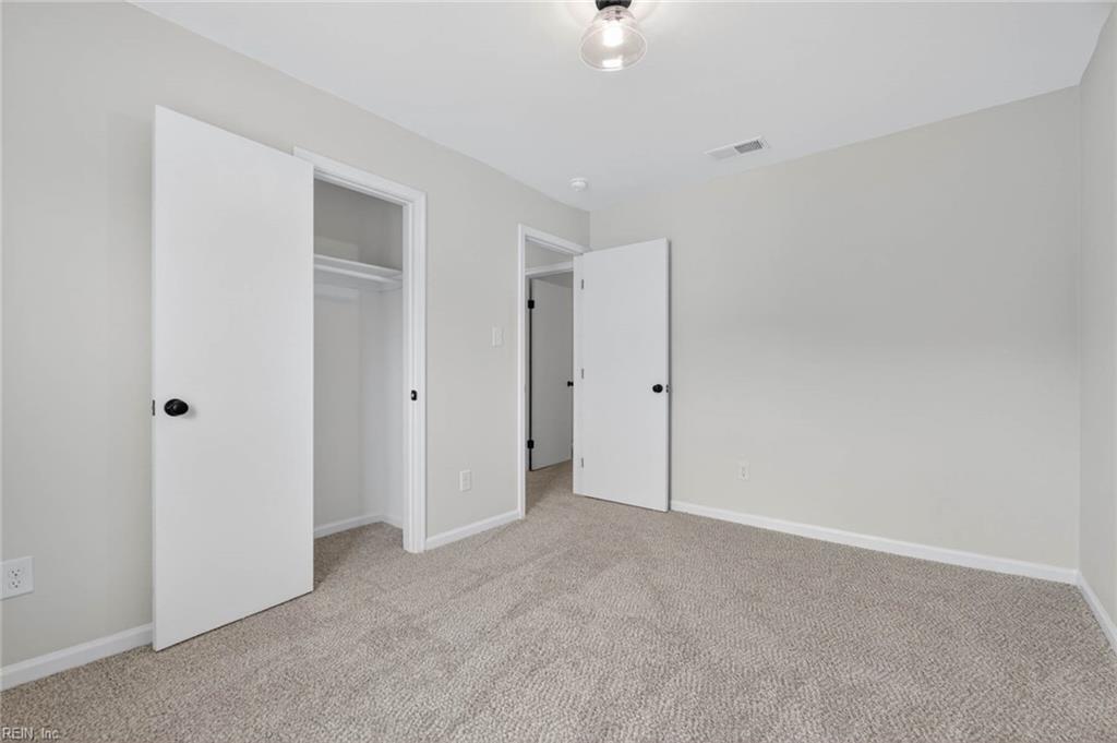 1220 Renoir CT