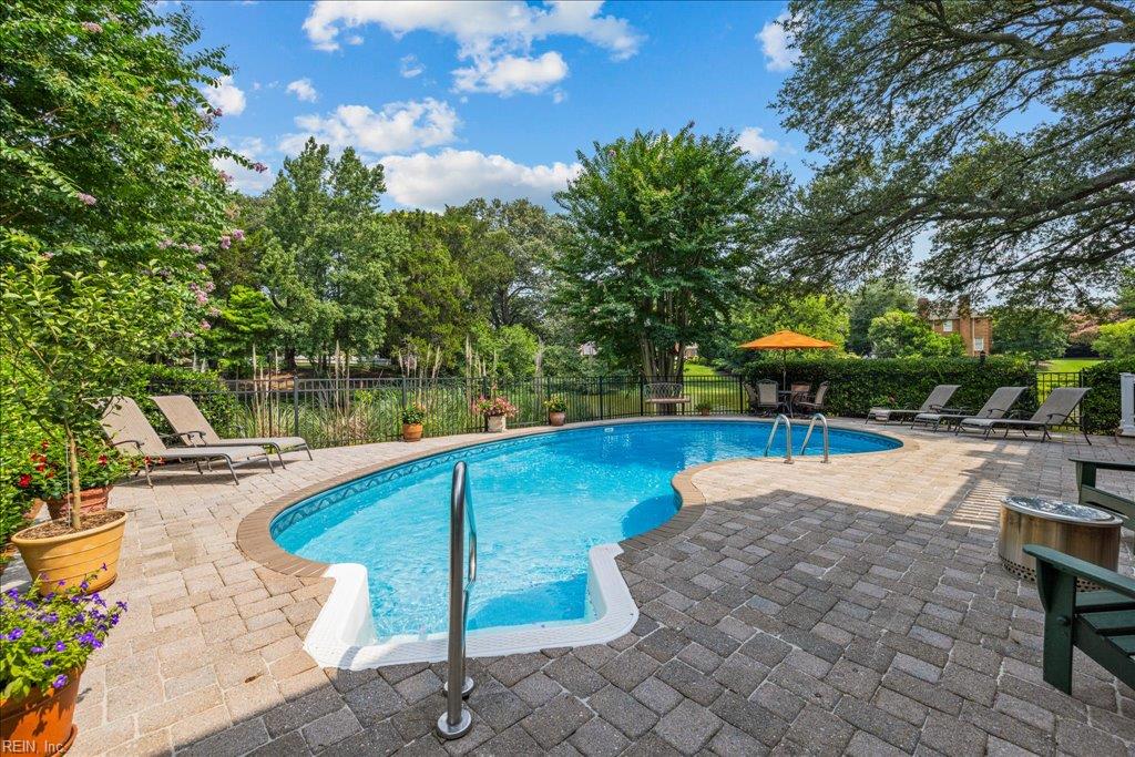 1744 Green Hill Rd