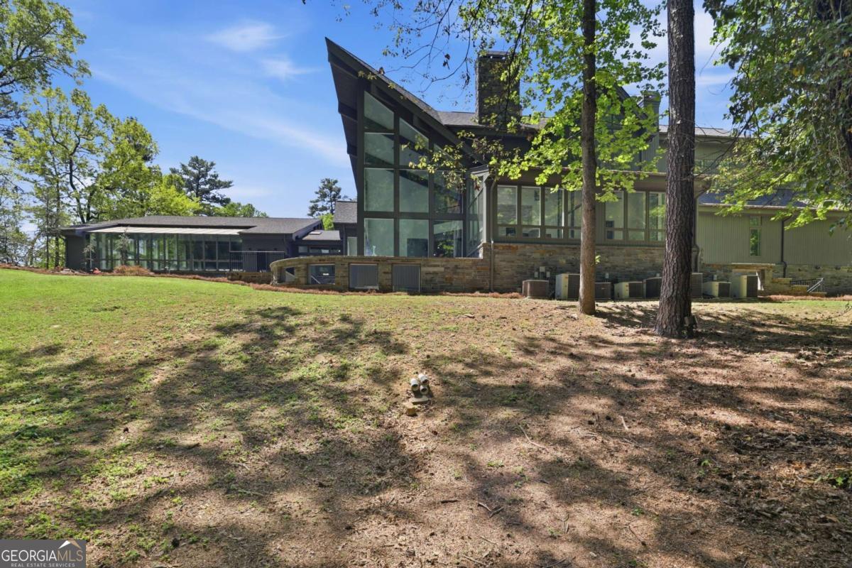 2883 W Roxboro Road NE