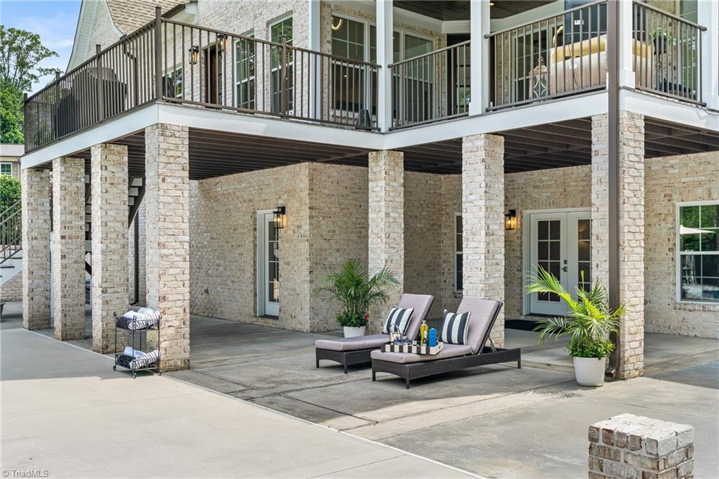 6323 Nesting Way