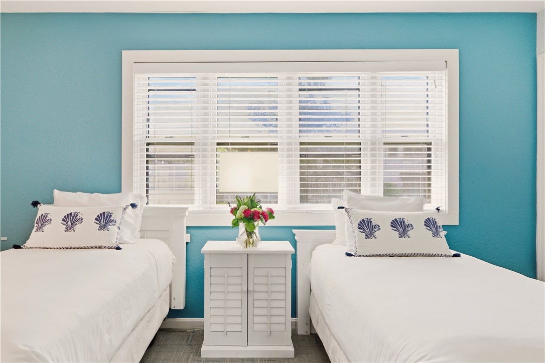 150 Bay View Drive 17