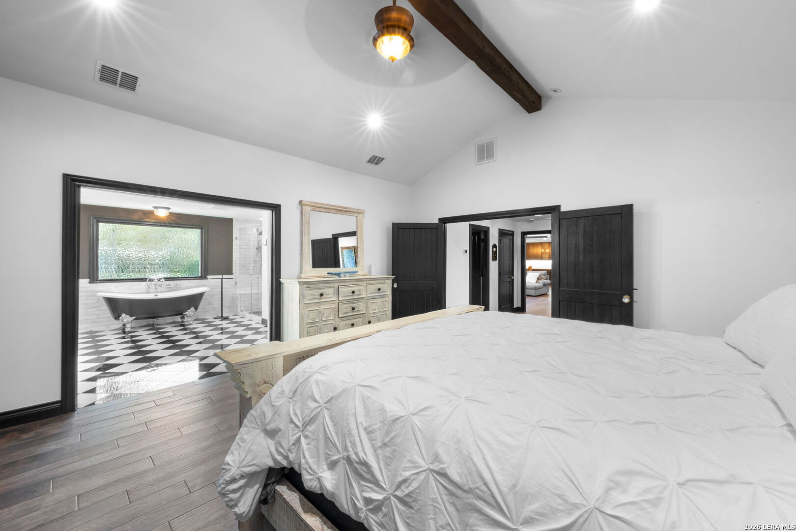 232 Meadowbrook Dr