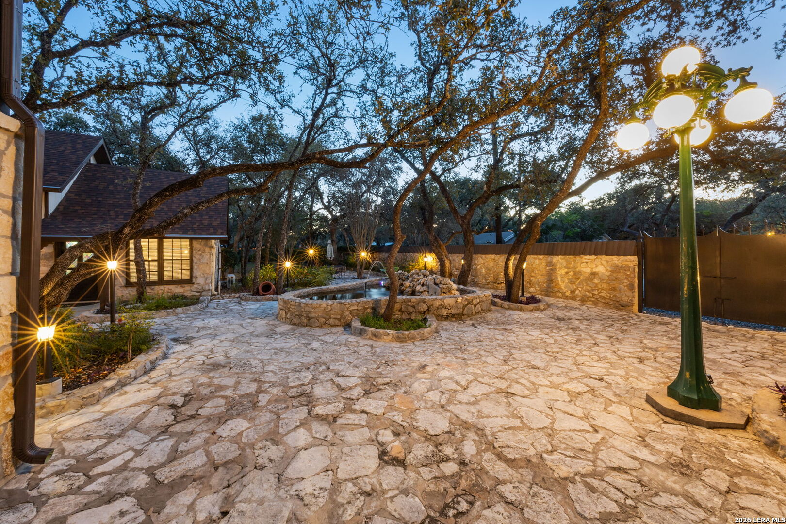 232 Meadowbrook Dr