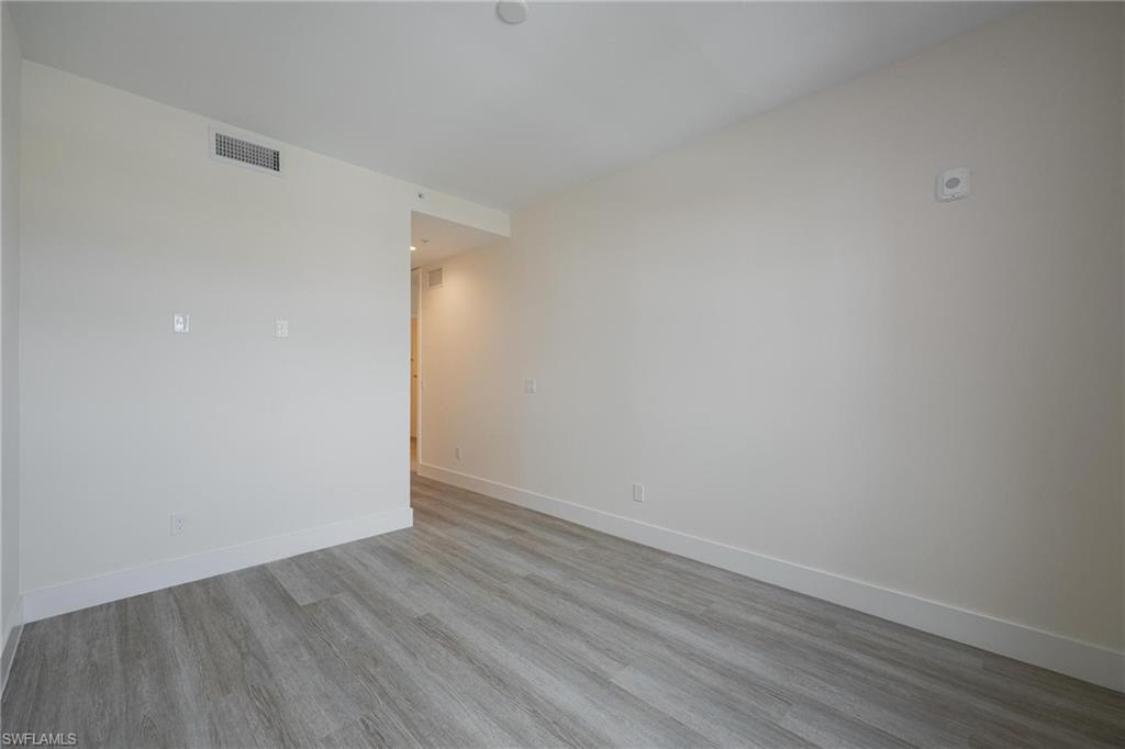 15901 ROYAL POINTE LN # 406