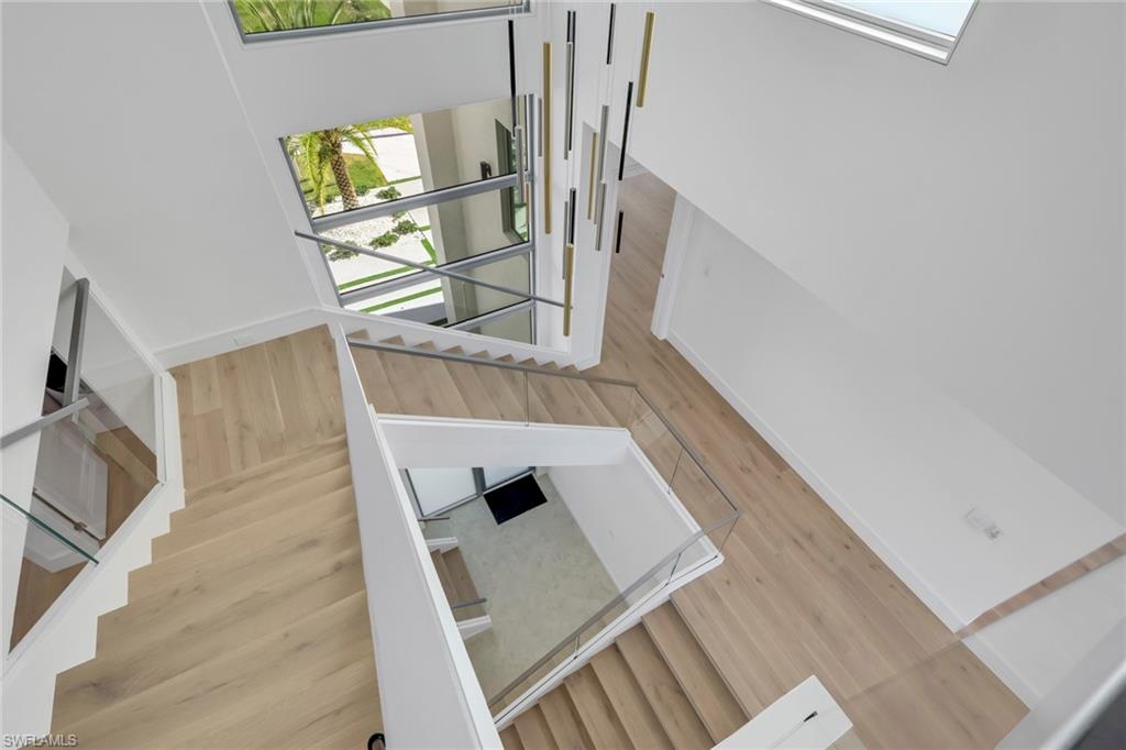 1798 | A Holiday Lane Residence