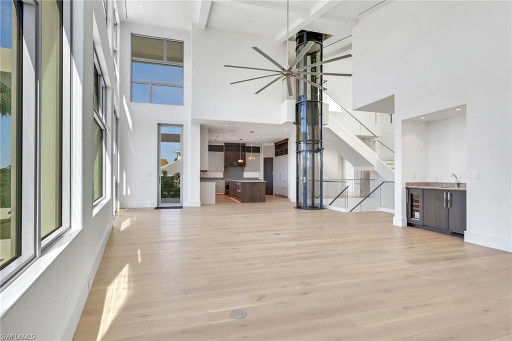 1798 | A Holiday Lane Residence
