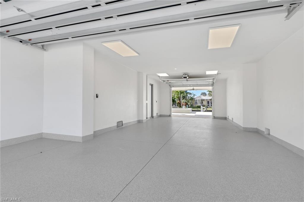 1798 | A Holiday Lane Residence