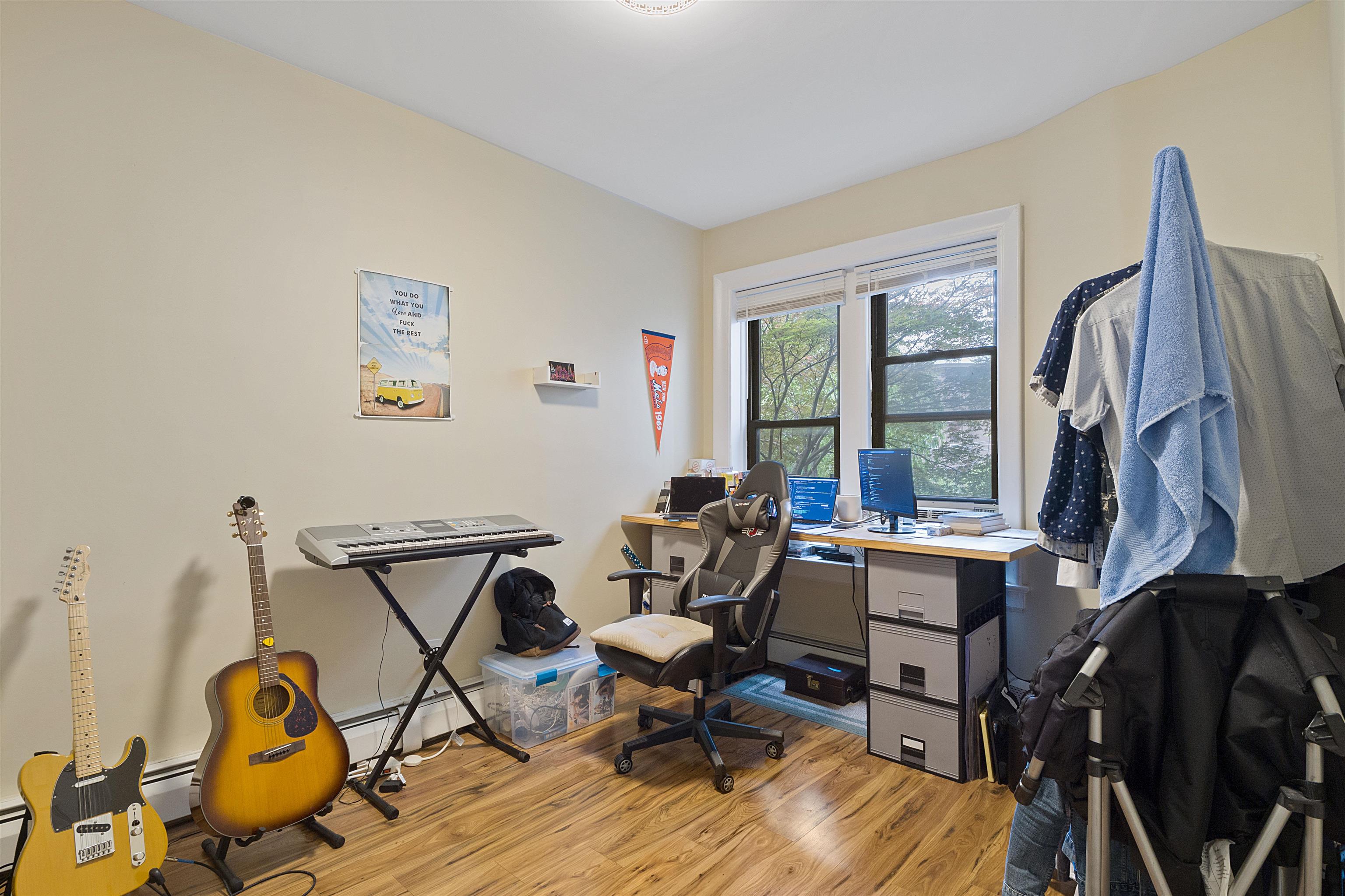 247 MONTGOMERY ST Unit: 4
