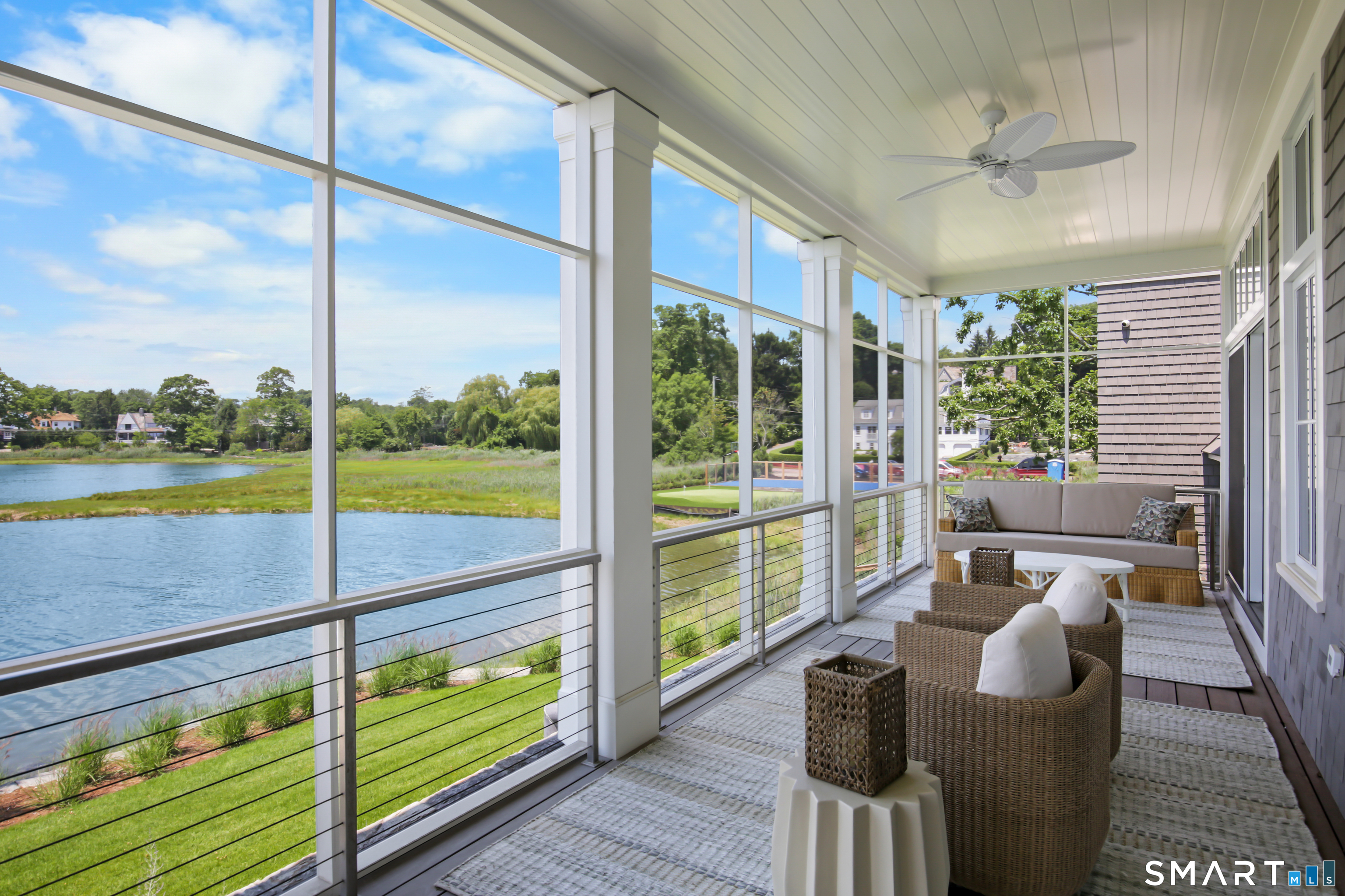 30 Edgewater Hillside