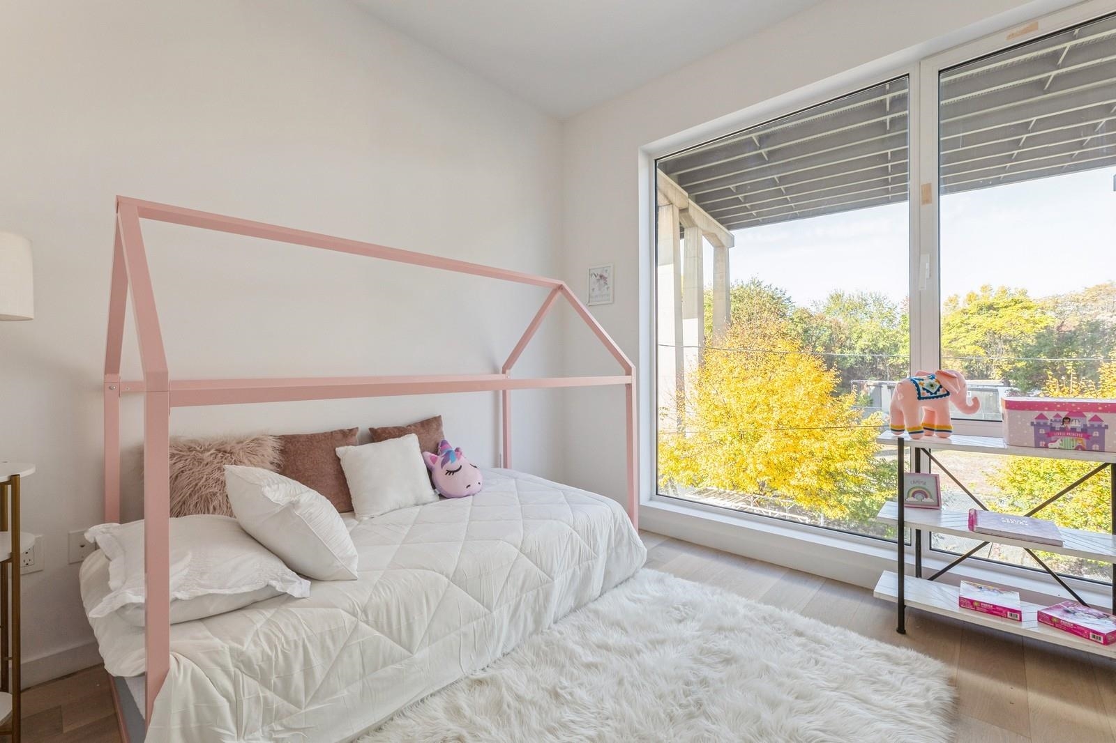 425 3RD ST Unit: 219