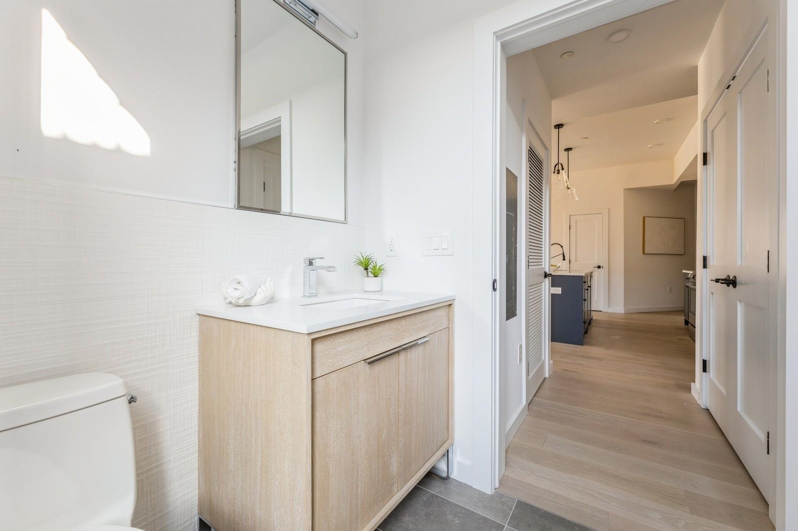 425 3RD ST Unit: 219
