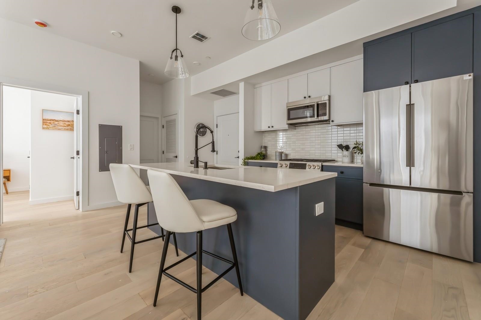 425 3RD ST Unit: 219