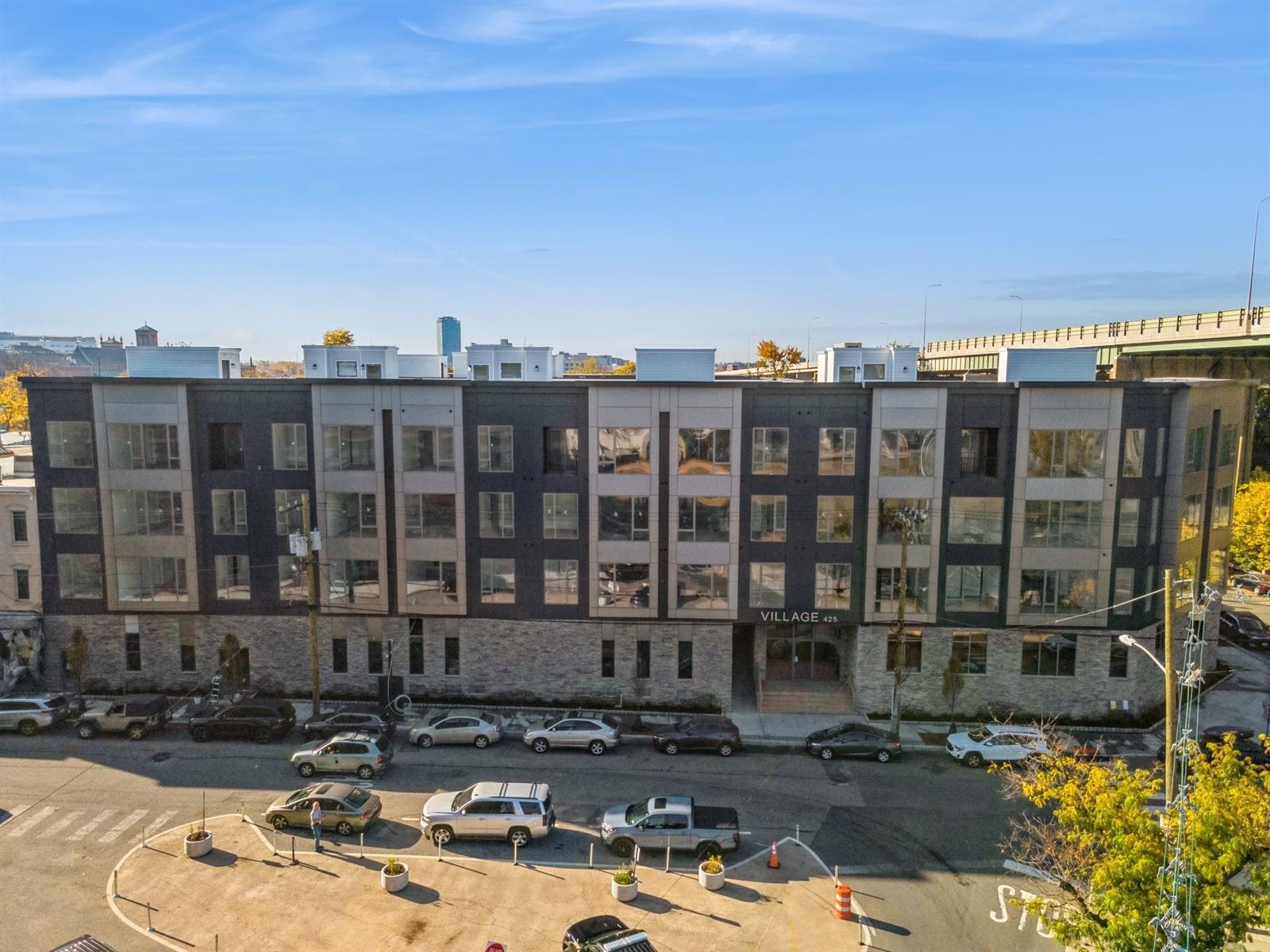 425 3RD ST Unit: 219