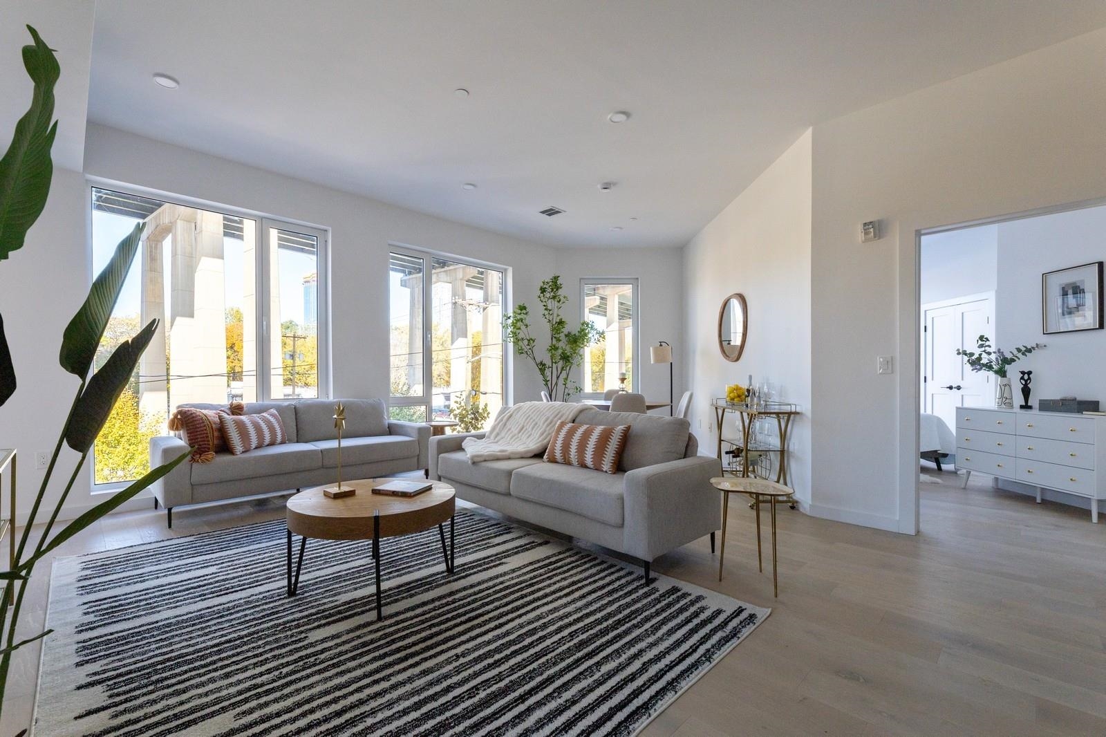 425 3RD ST Unit: 219