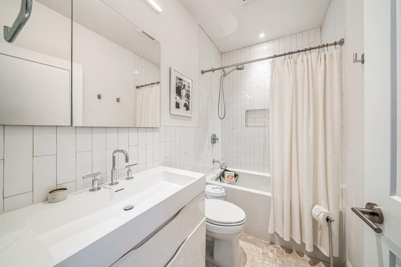 312 5TH ST Unit: 2