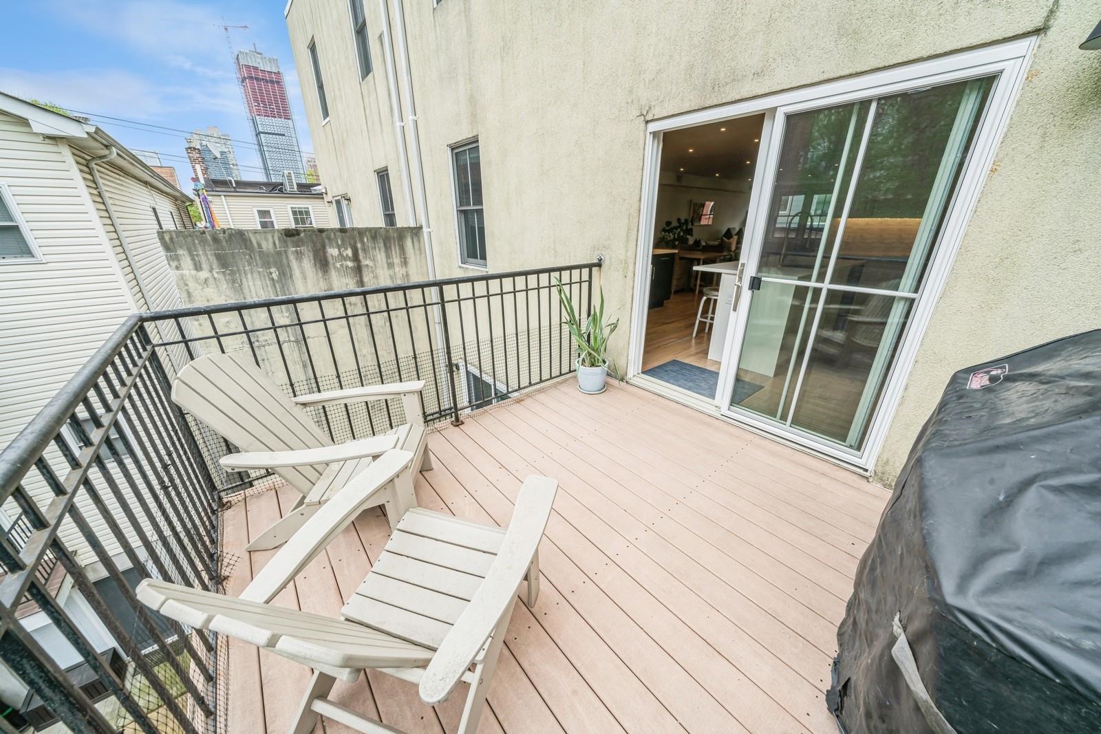 312 5TH ST Unit: 2