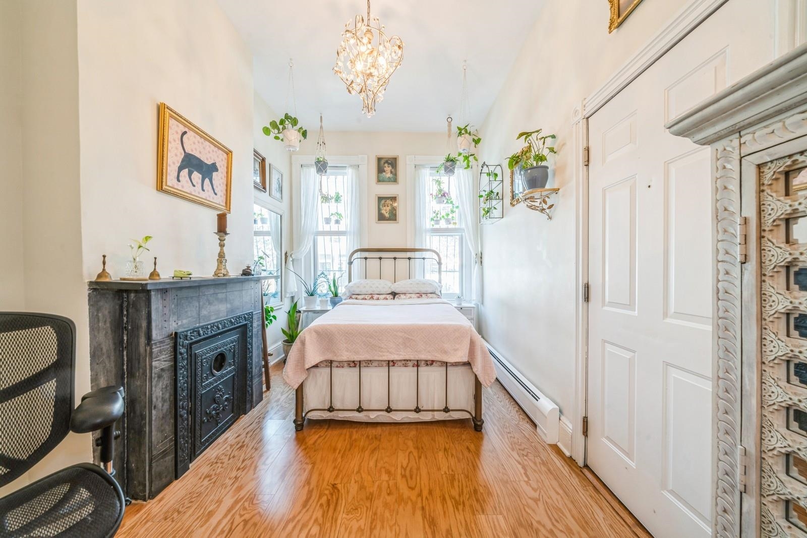 167 CHRISTOPHER COLUMBUS DR Unit: 1R