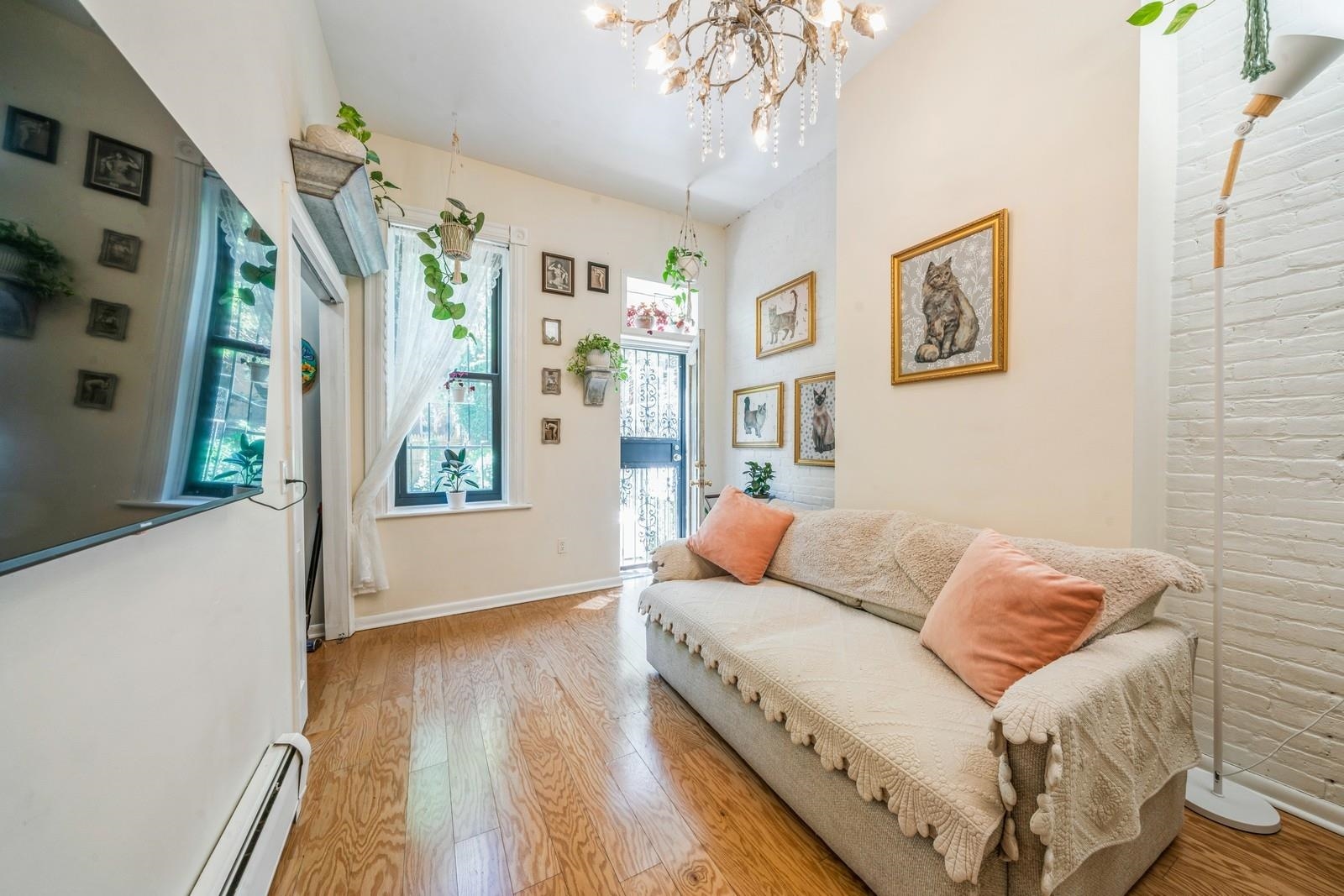167 CHRISTOPHER COLUMBUS DR Unit: 1R