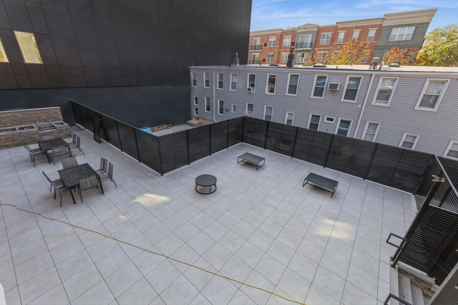 425 3RD ST Unit: 318