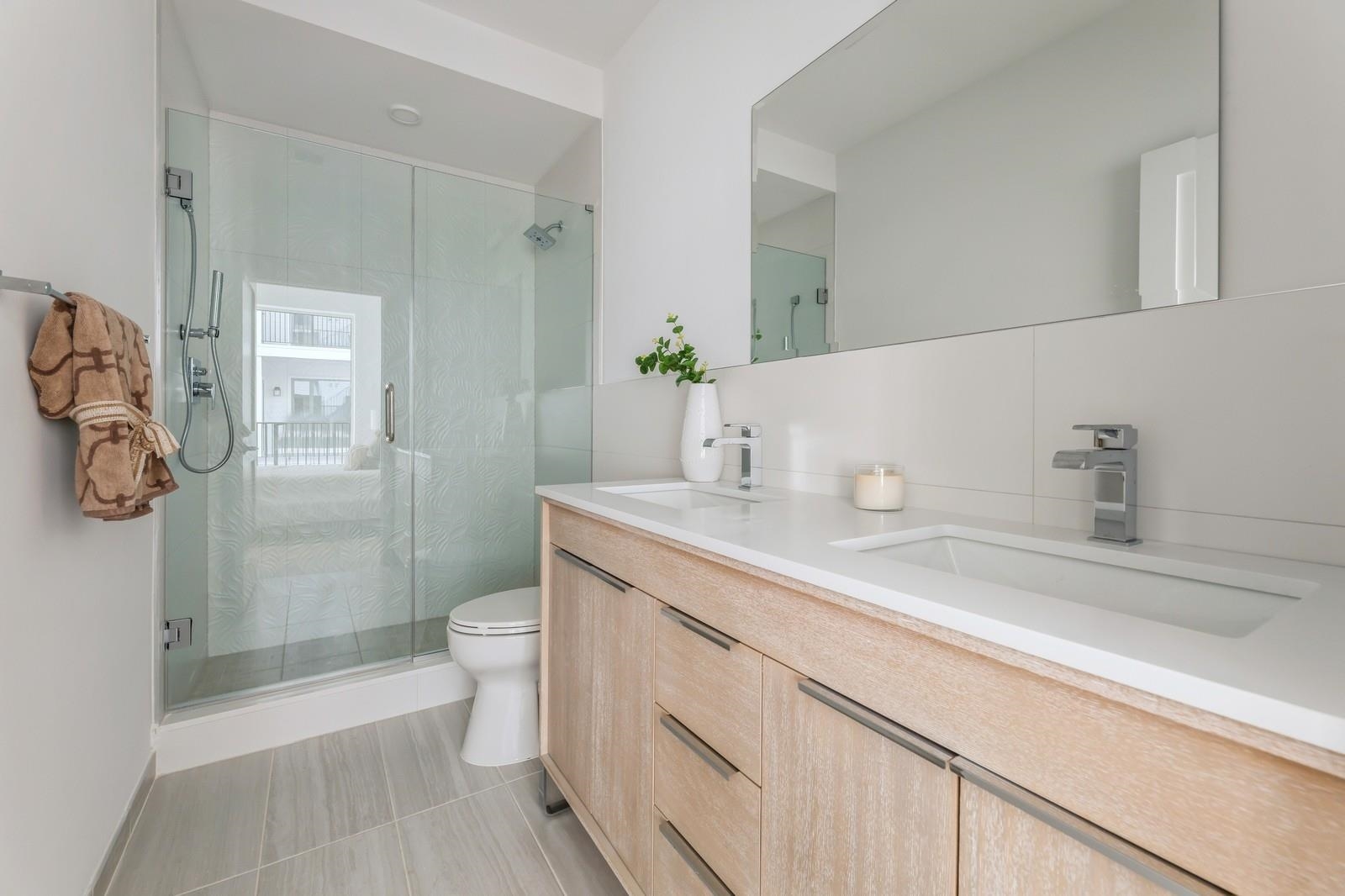 425 3RD ST Unit: 318