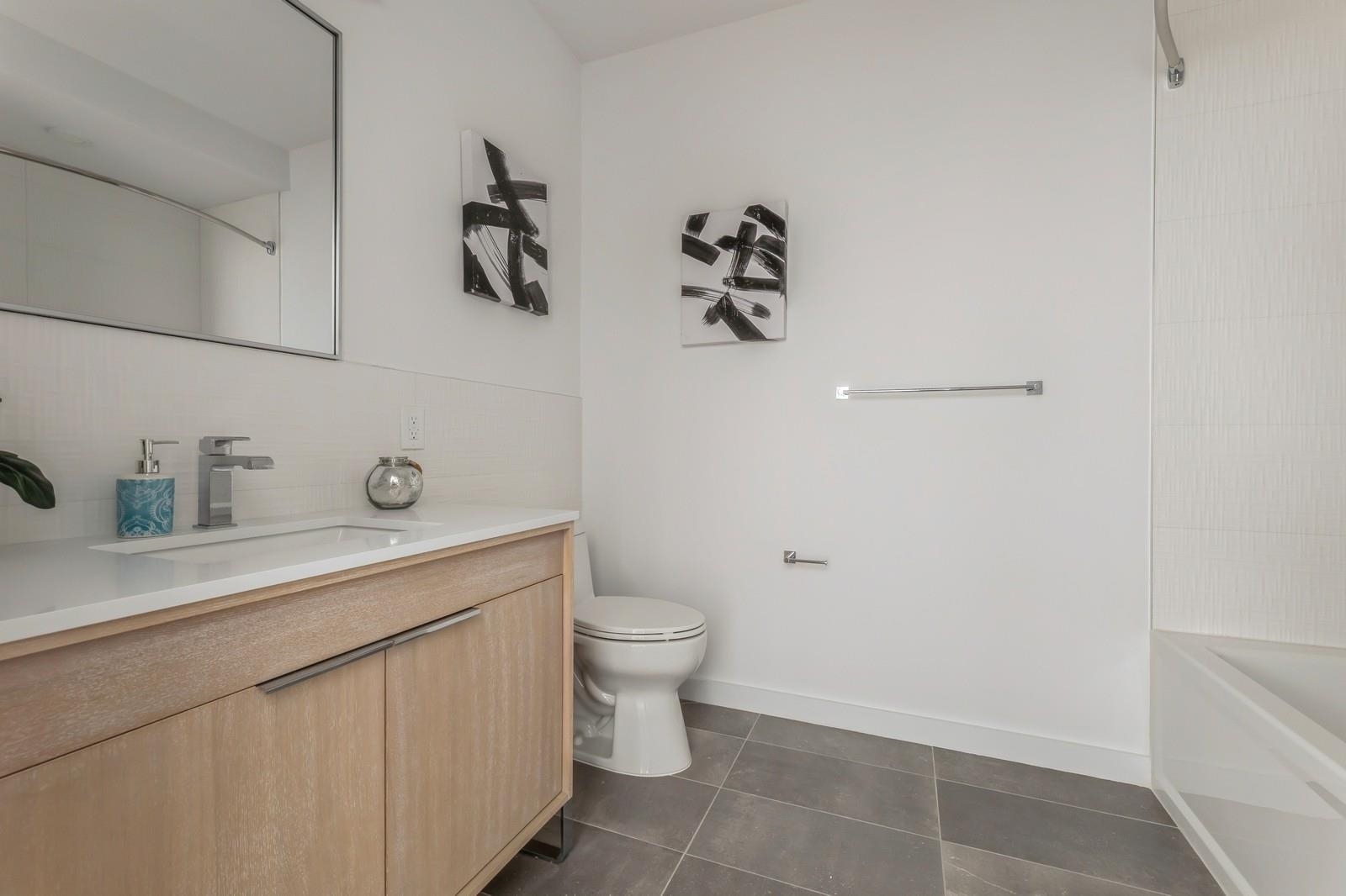 425 3RD ST Unit: 318