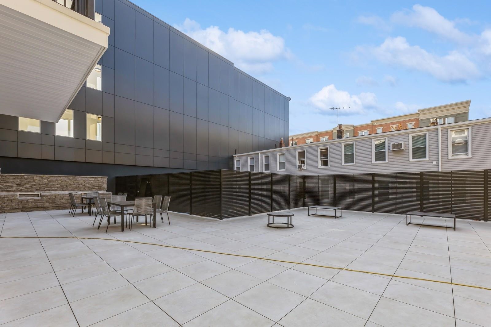 425 3RD ST Unit: 318