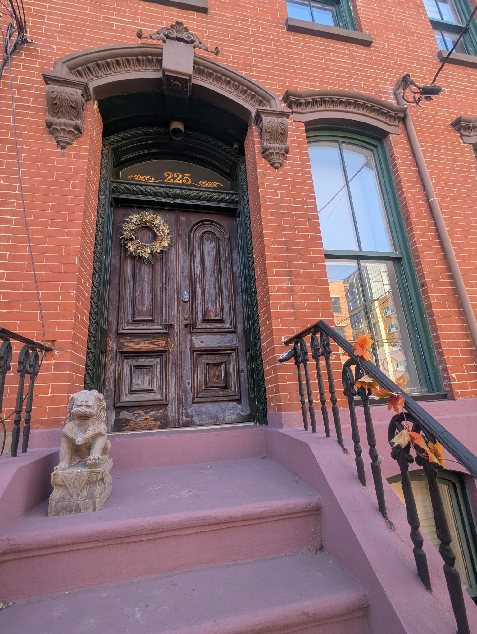 225 8TH ST