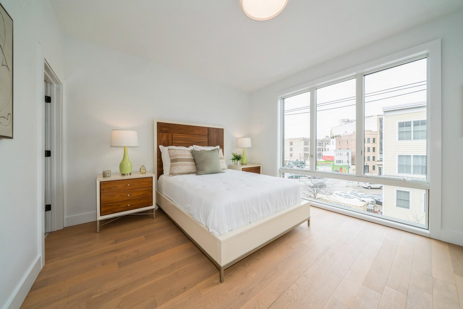 160 BRUNSWICK ST Unit: 303