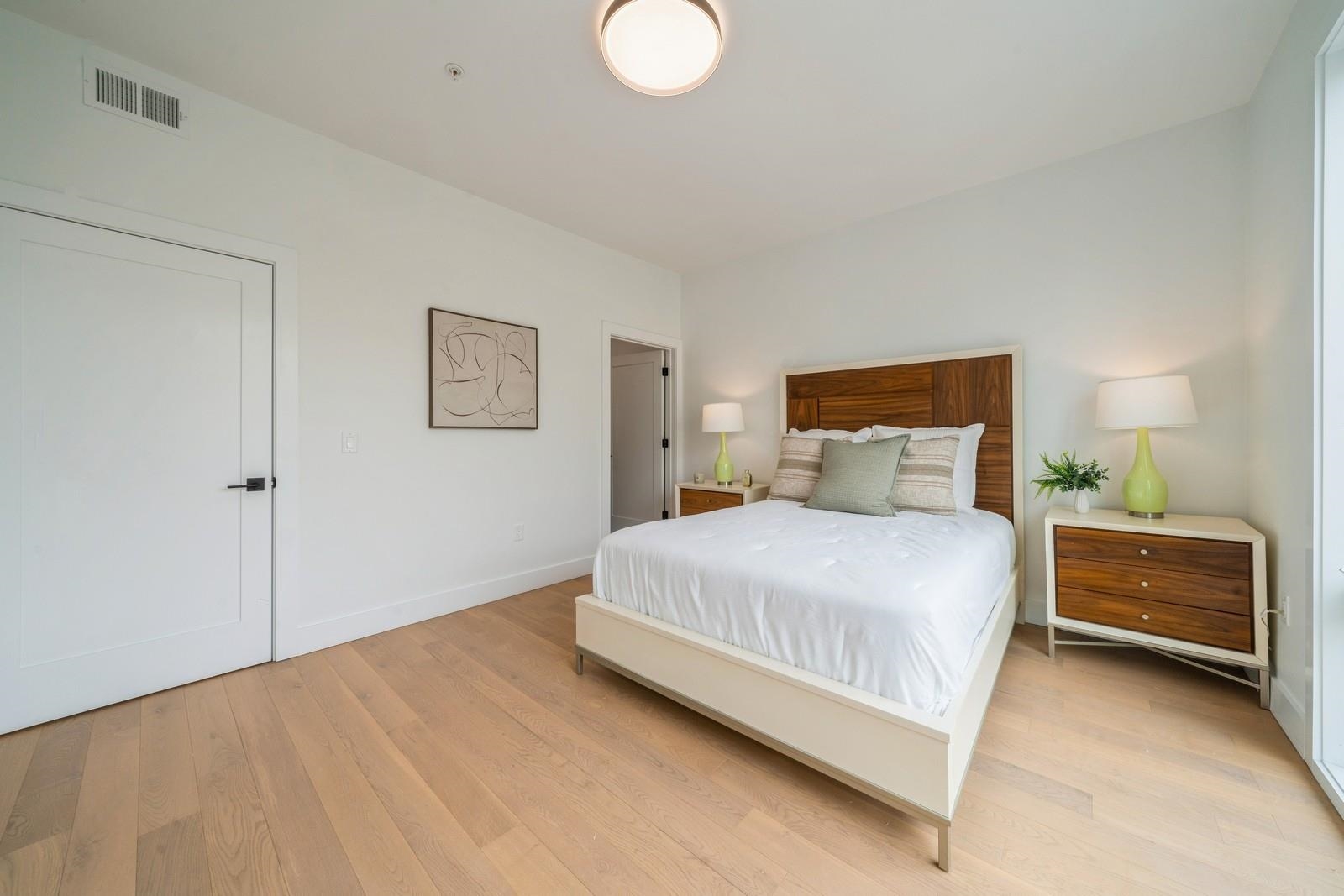 160 BRUNSWICK ST Unit: 303