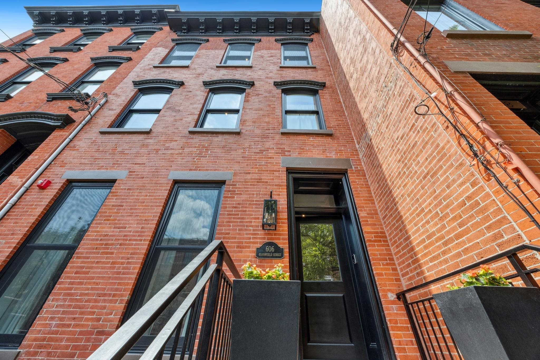 606 BLOOMFIELD AVE