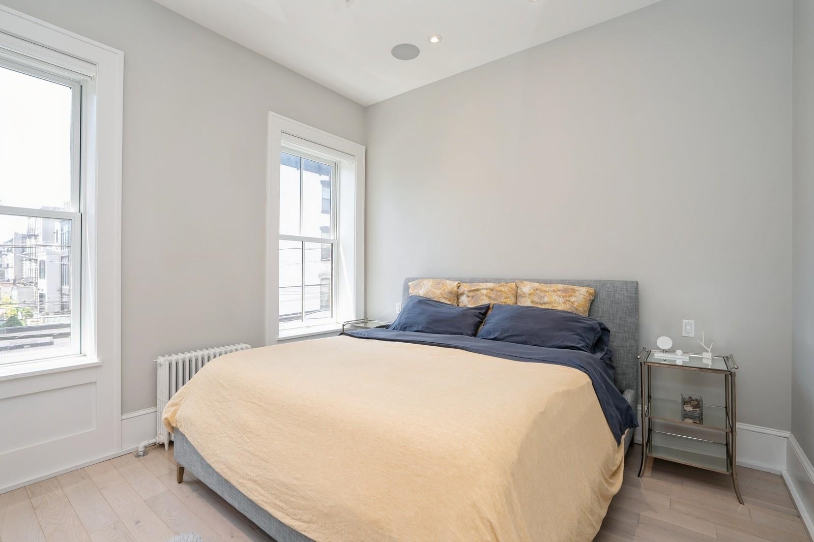 162 9TH ST Unit: 2
