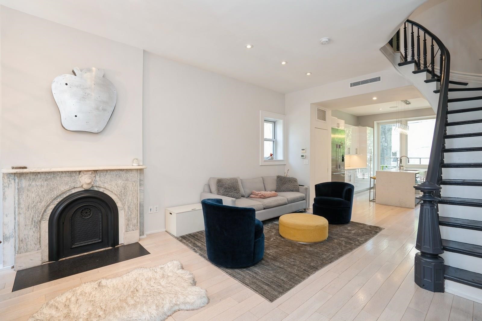 162 9TH ST Unit: 2