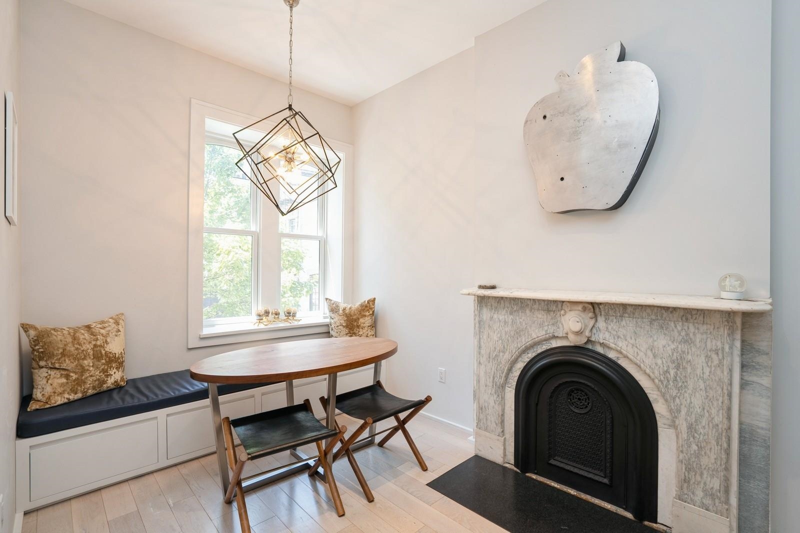 162 9TH ST Unit: 2