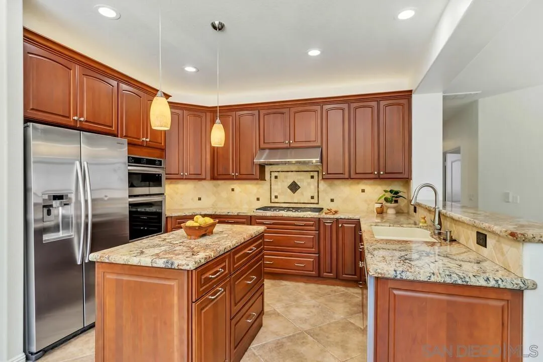 7324 Celata Ln