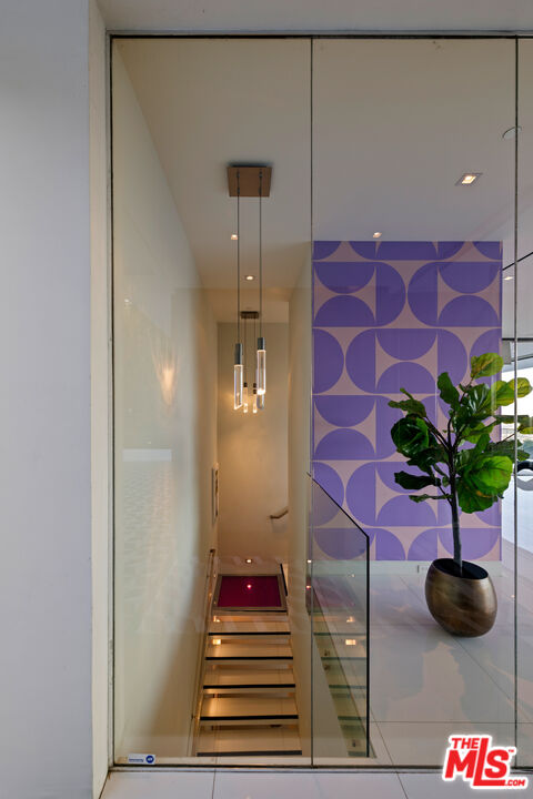 7080 W MULHOLLAND DR
