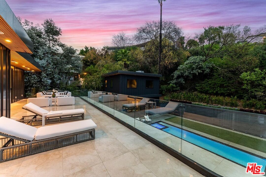 9031 Alto Cedro Dr