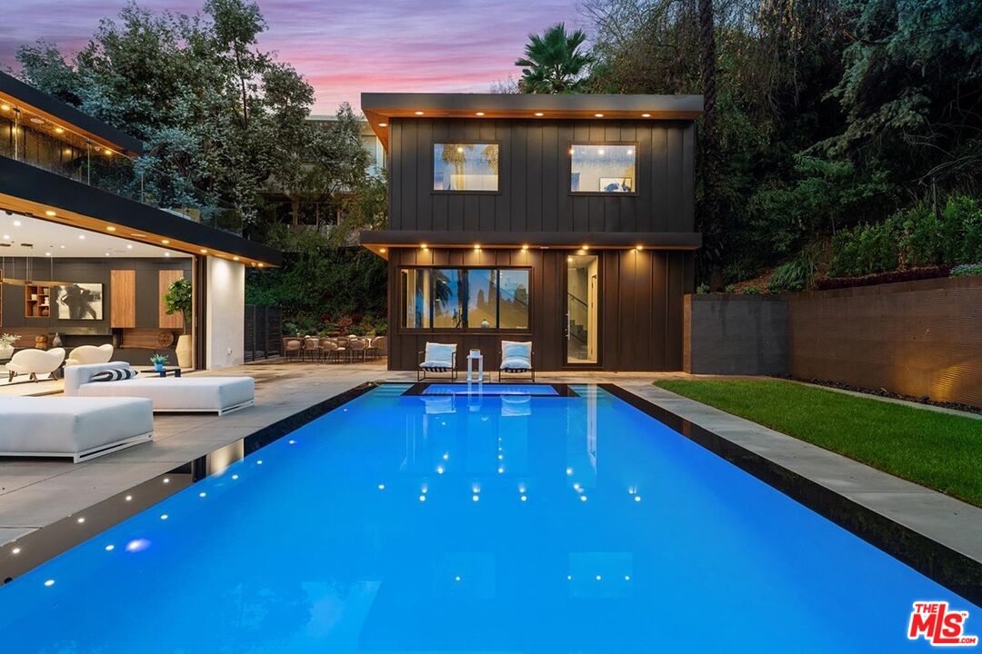 9031 Alto Cedro Dr