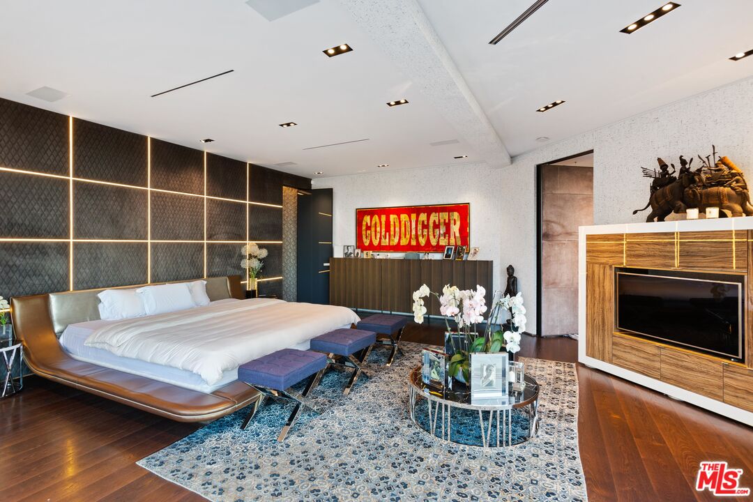 8356 SUNSET VIEW DR
