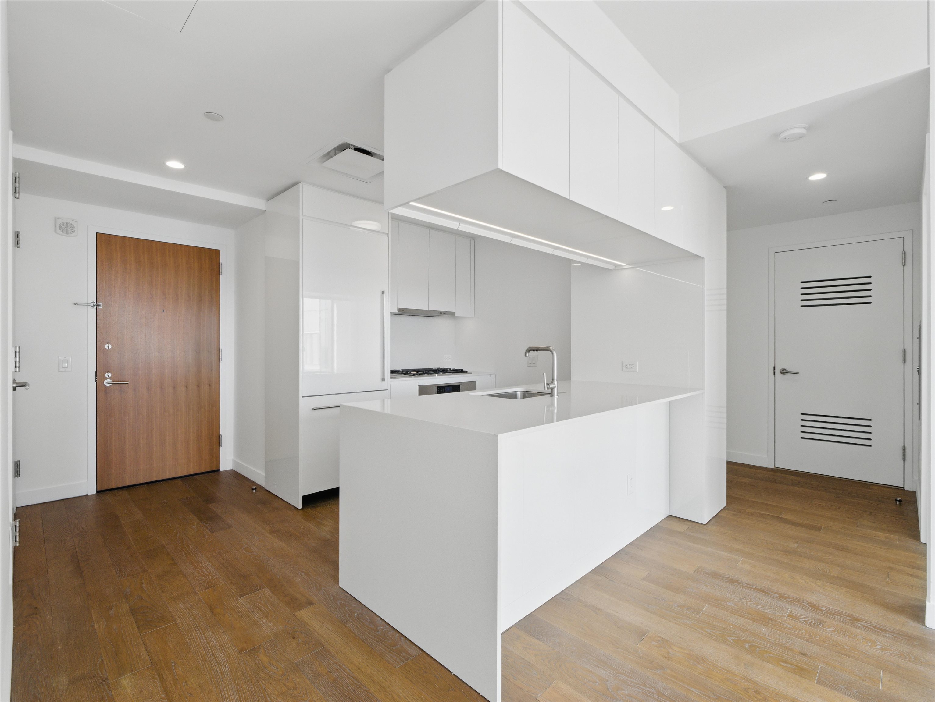 99 HUDSON ST Unit: 4207