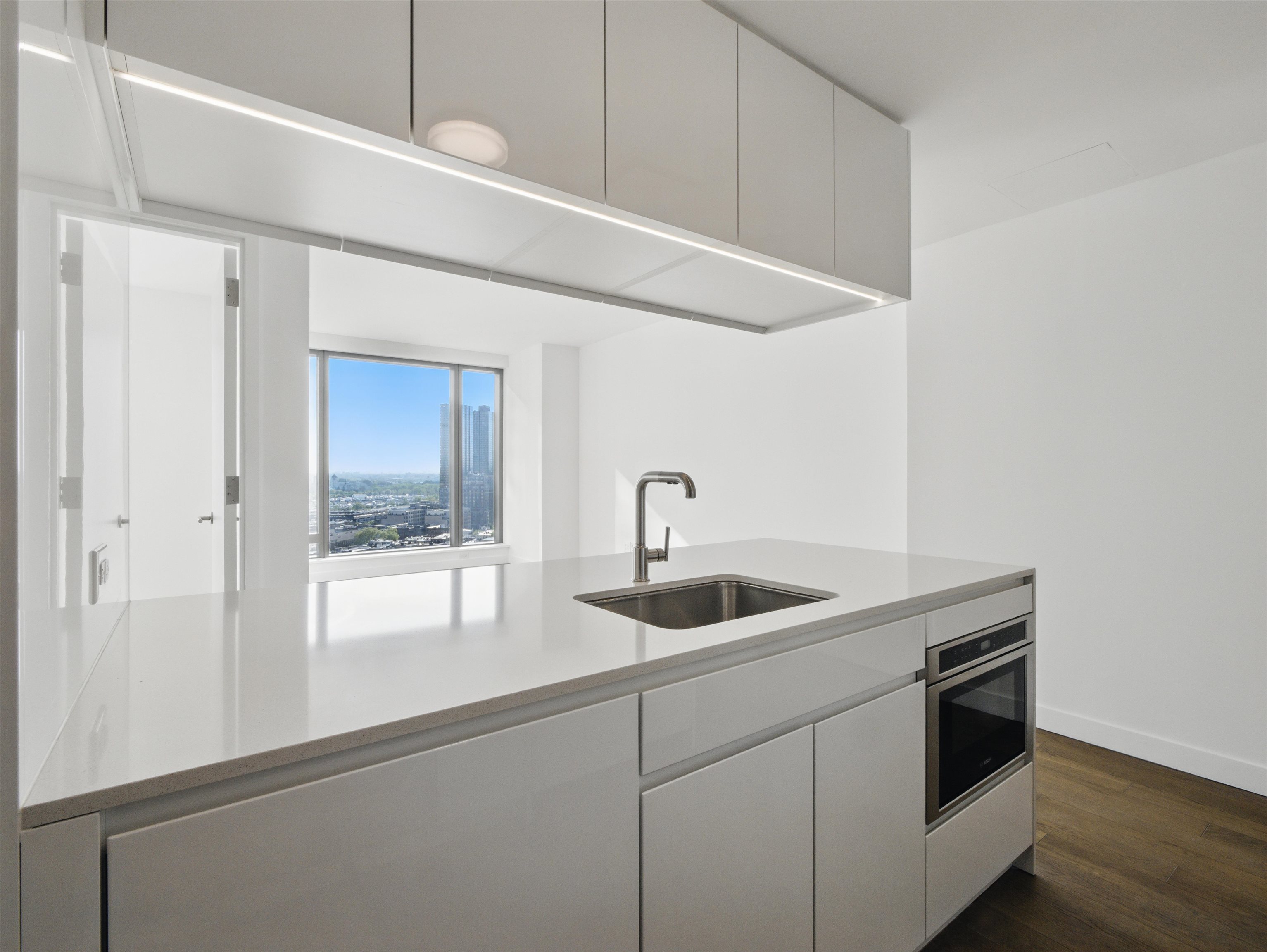 99 HUDSON ST Unit: 4207