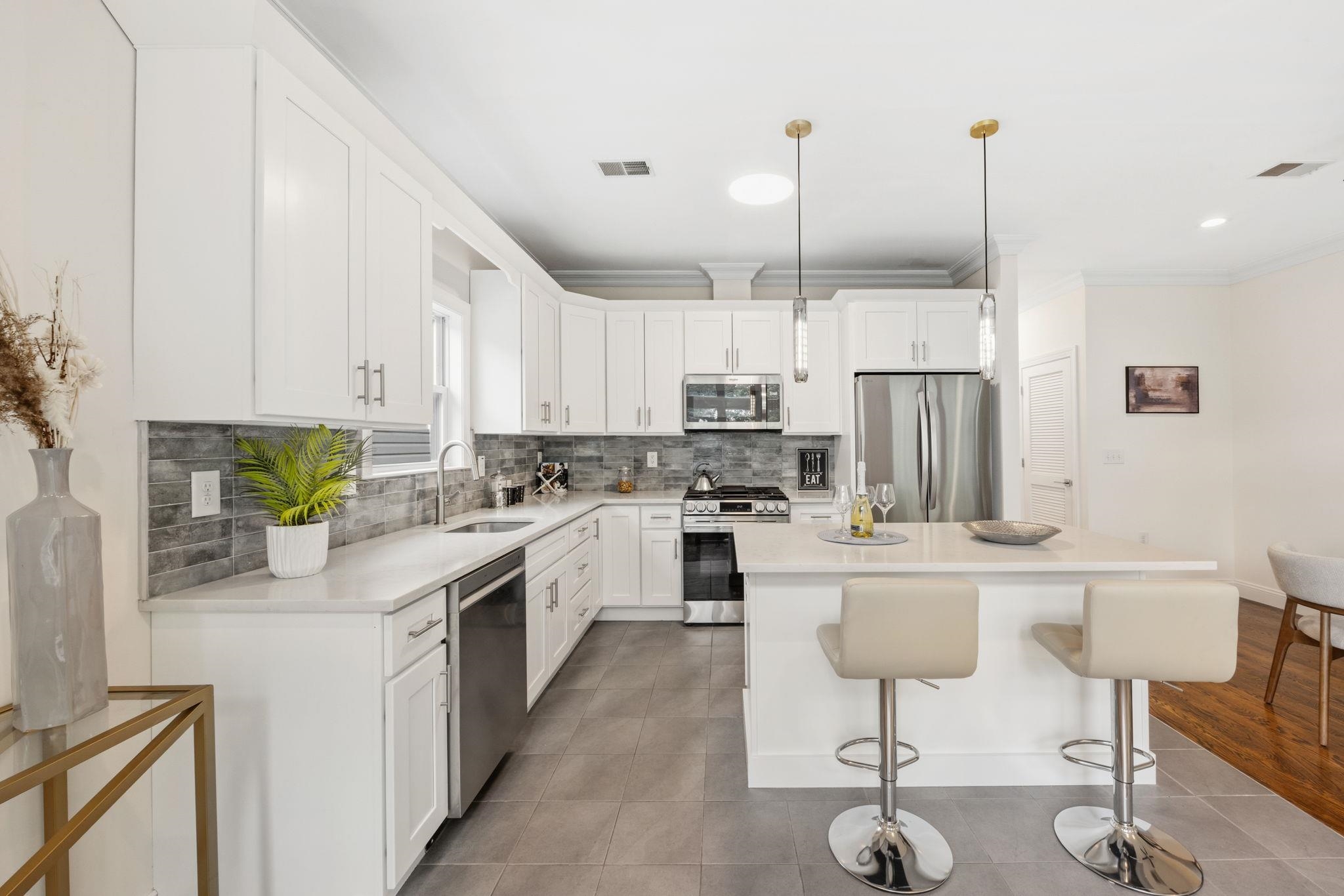 173 HALLADAY ST Unit: 2