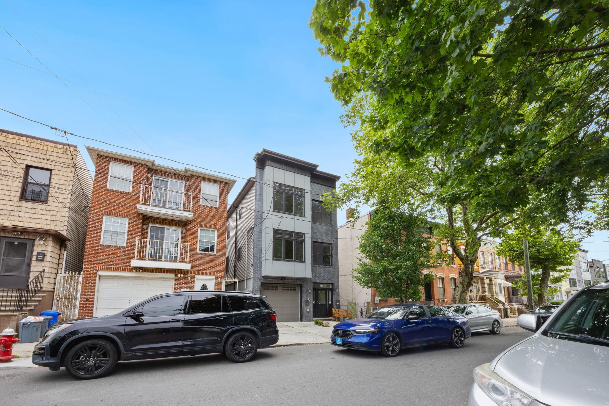 173 HALLADAY ST Unit: 2