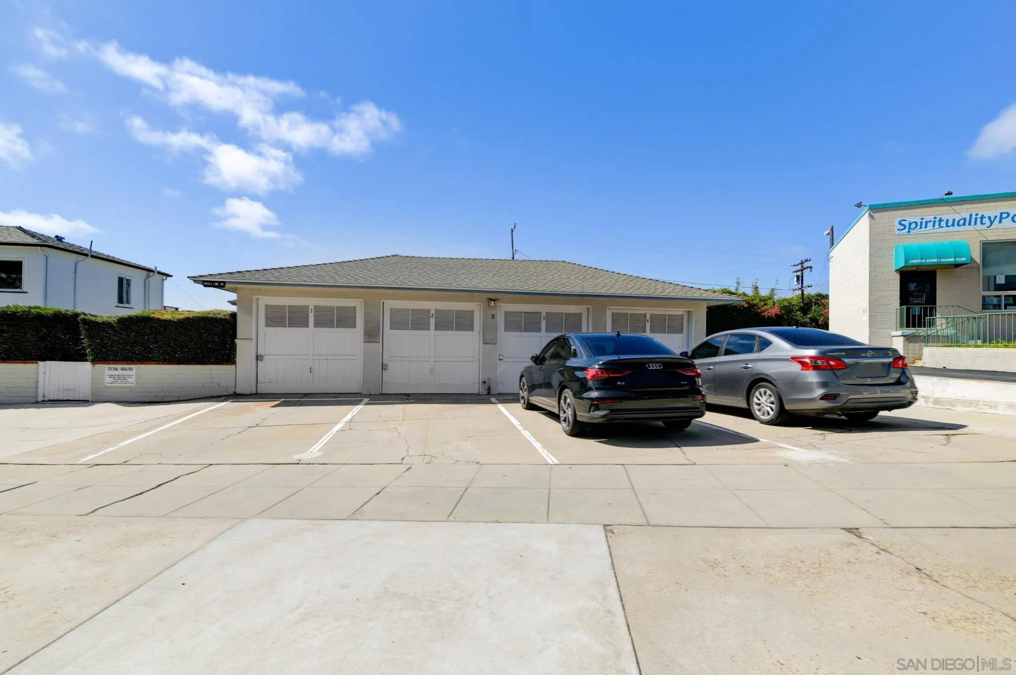 2322-28 Chatsworth Blvd