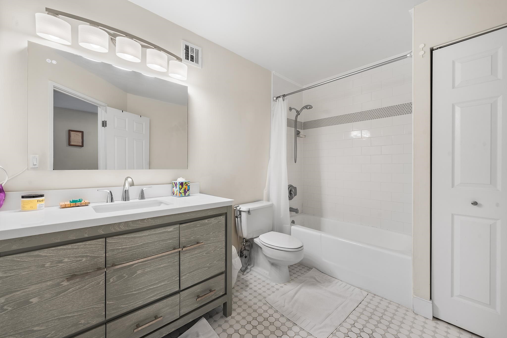 1 GREENE ST Unit: 511