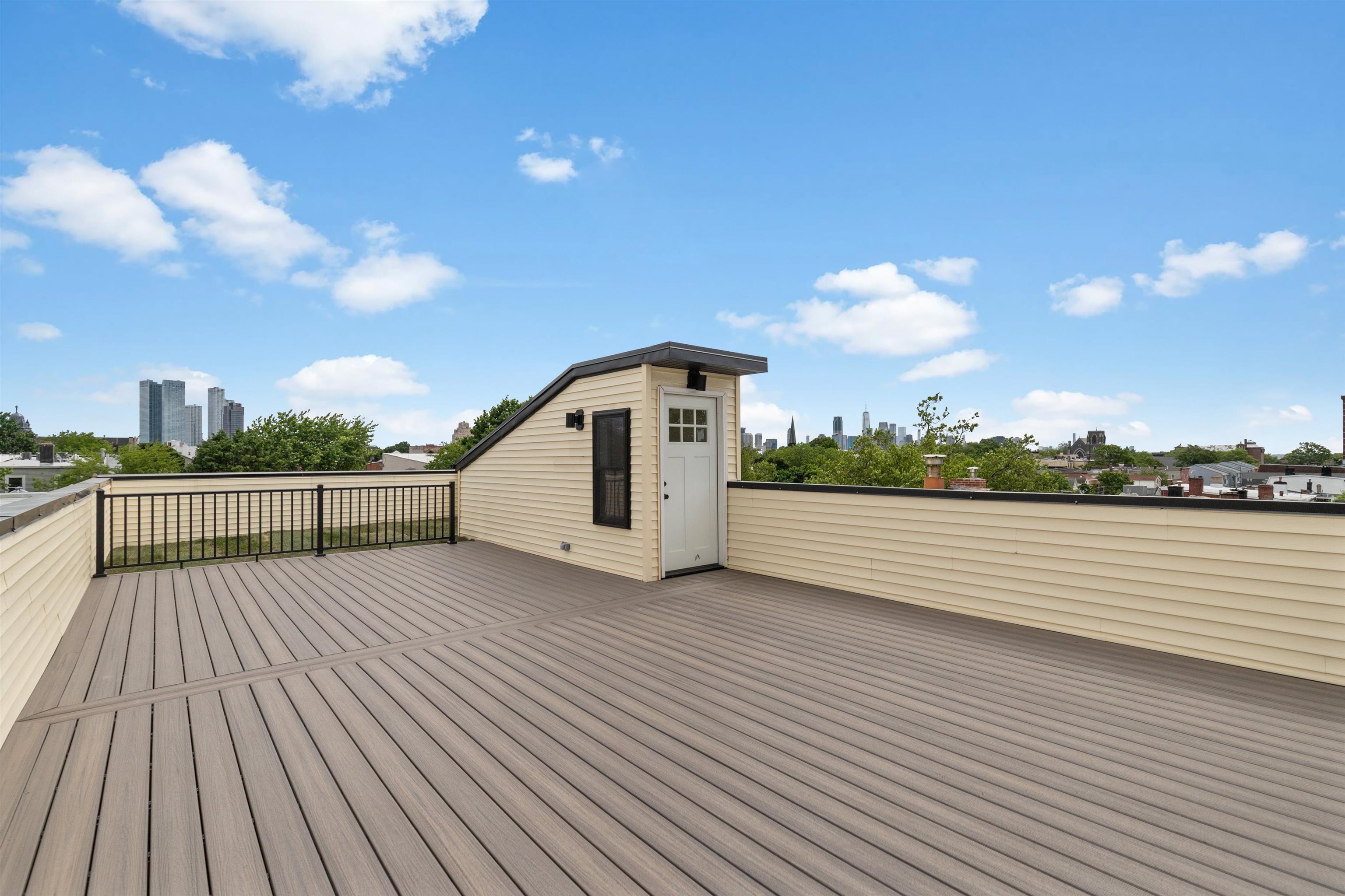105 ATLANTIC ST Unit: PH-ROOF